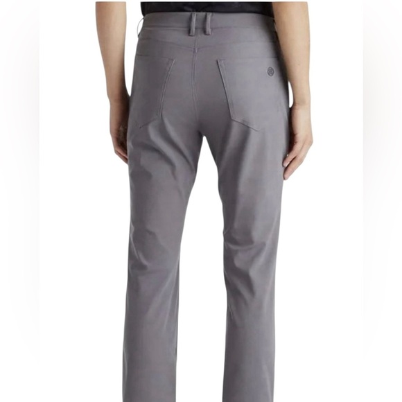 G/FORE Golf Pants
Men’s Size 40x32 | Charcoal Gray | Excellent Condition - Picture 2 of 8